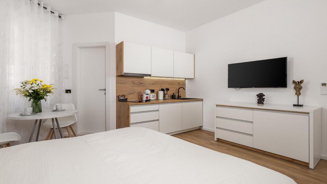 Apartments Bristol 2 Риека Экстерьер фото