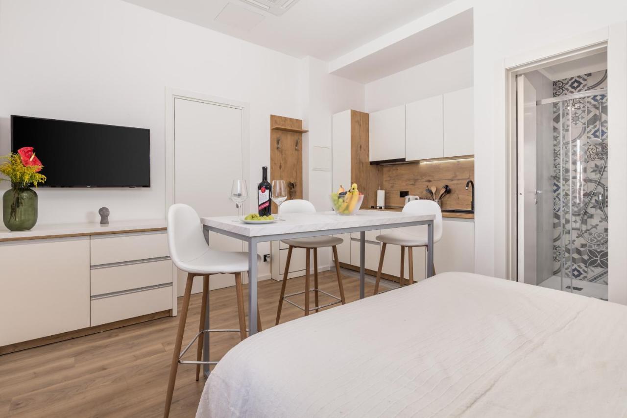 Apartments Bristol 2 Риека Экстерьер фото